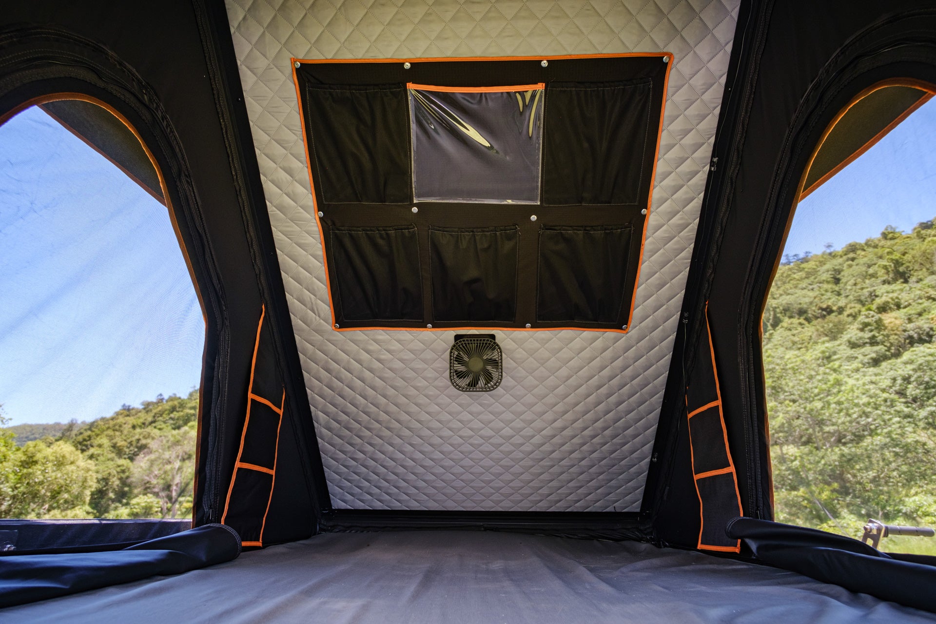 V9 Rooftop Tent + 230W Solar